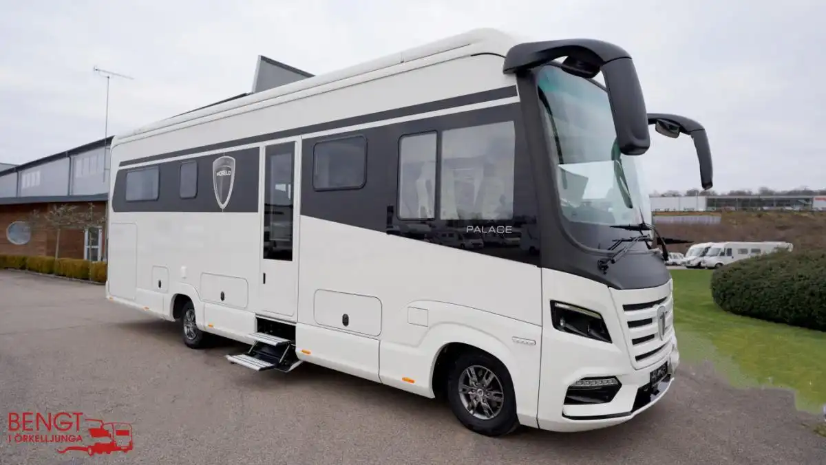 Morelo Palace 90 M - Iveco | Queenbädd | KAMPANJ — bild 1 av 48
