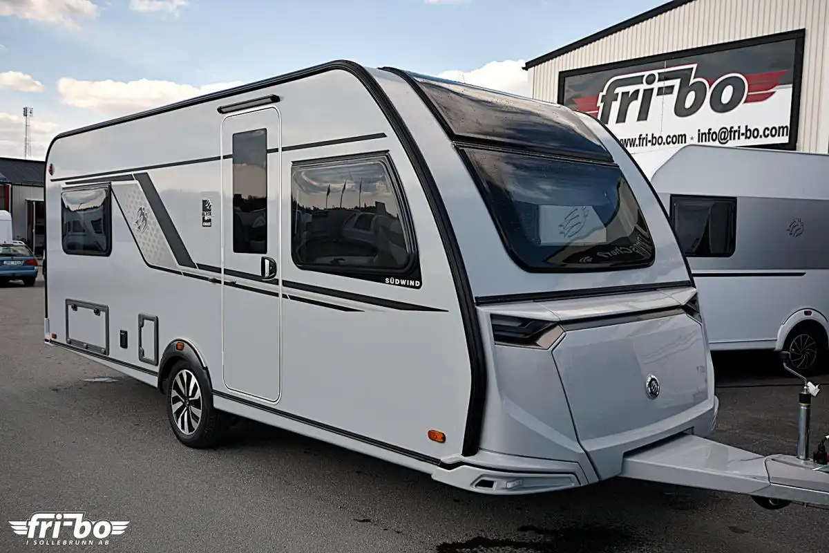 Knaus 540 UE Südwind Black Selection, Långbäddar — bild 1 av 27