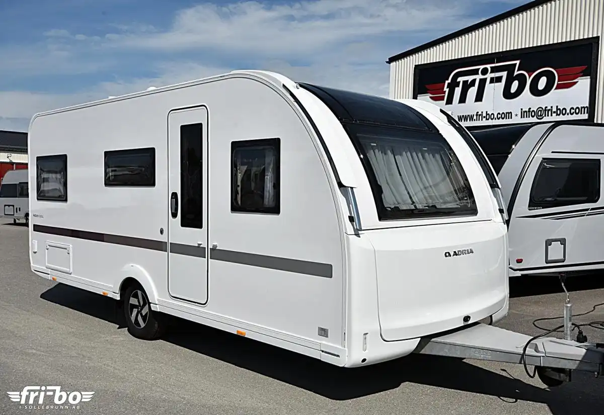 Adria 532 UL Adora, Långbäddar — bild 1 av 30