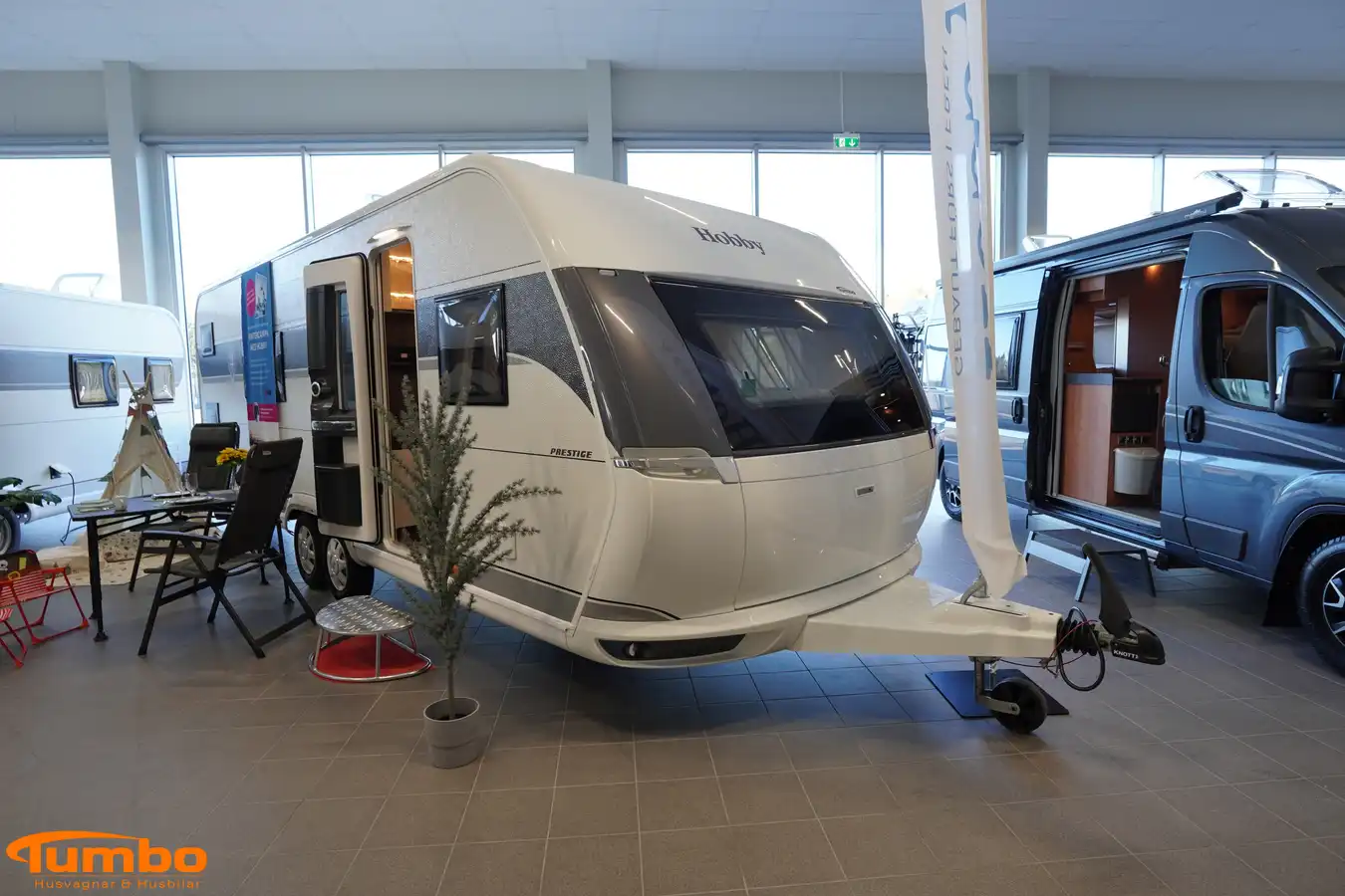 Hobby - 650 KFU Prestige, Alde, Vattenburen golvvärme, Spis — bild 1 av 20