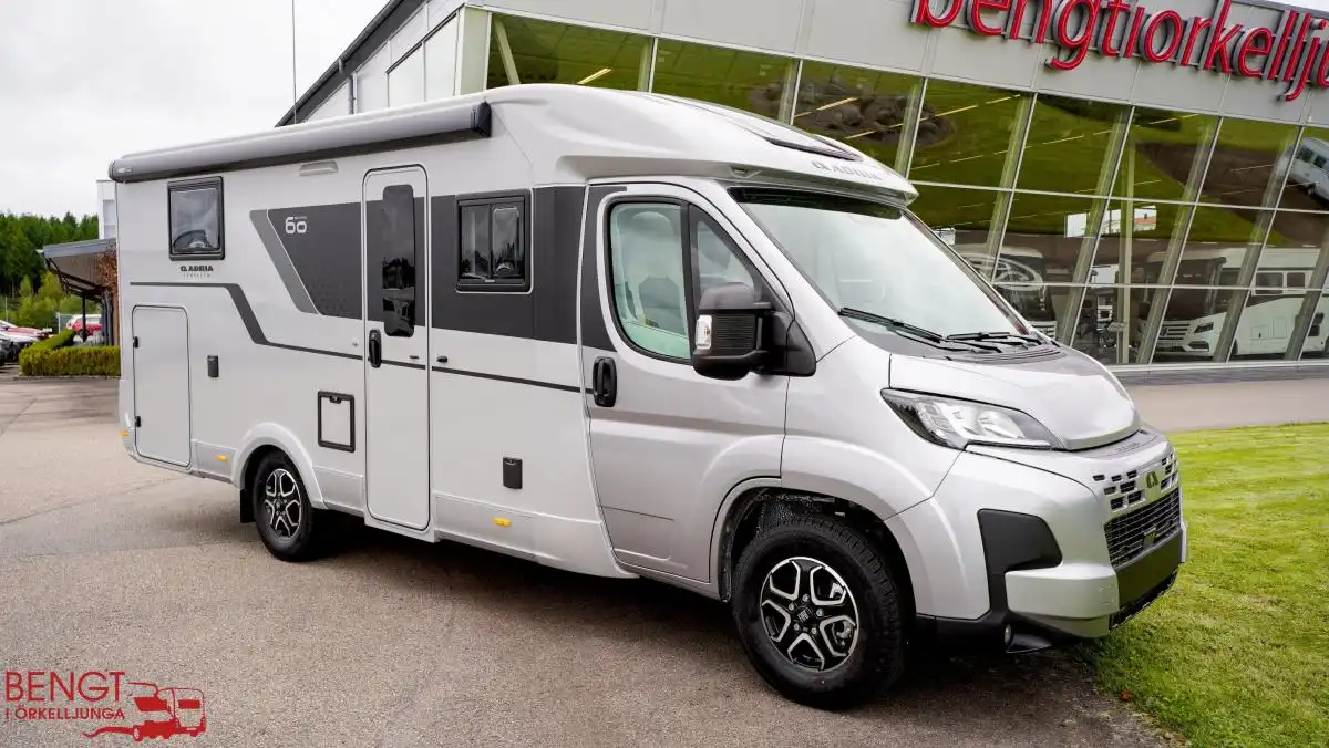 Adria Compact DL 60Y — bild 1 av 40