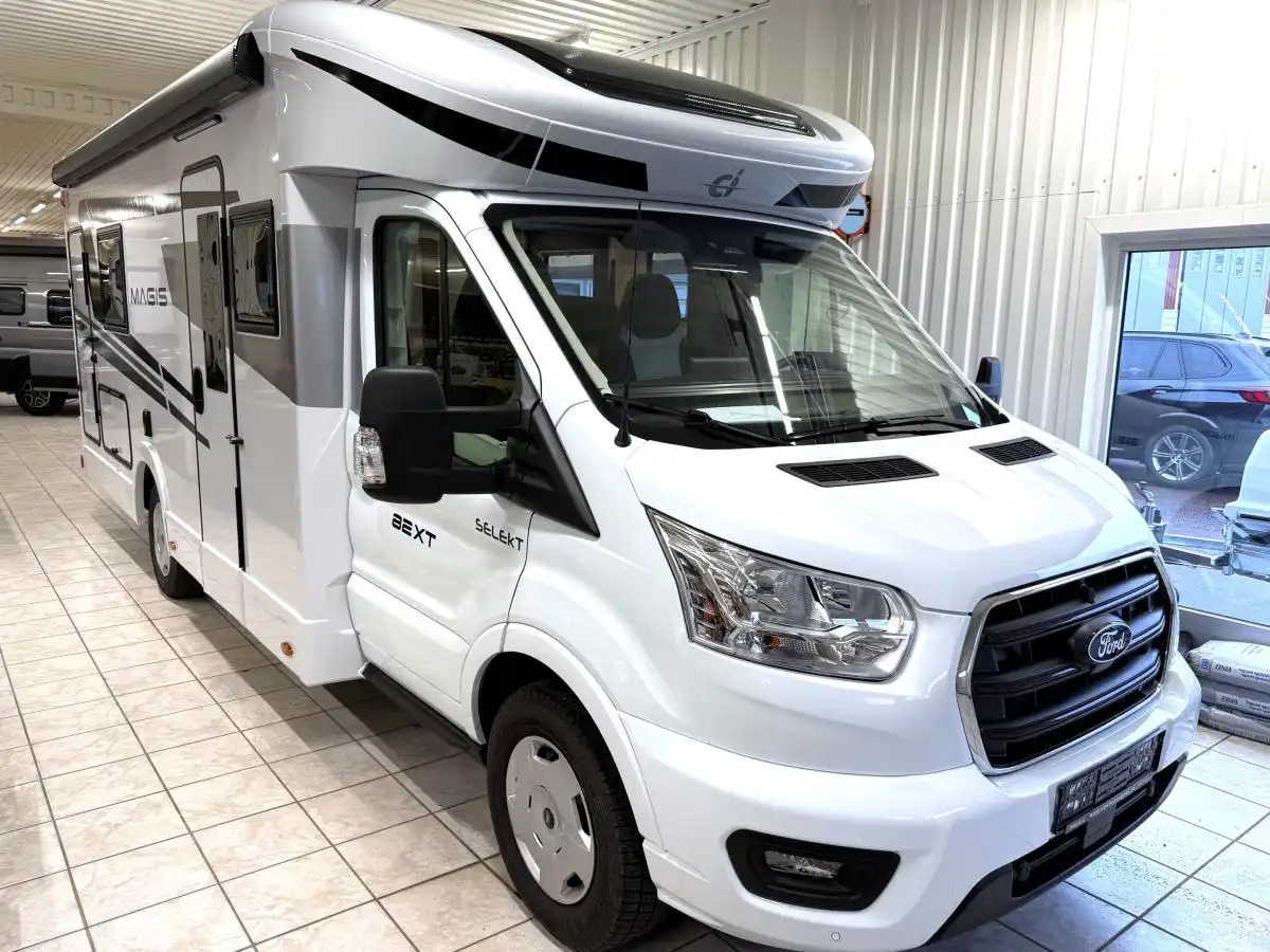 CI Magis 82 XT Lånbäddar med Toalett bak. — bild 1 av 15