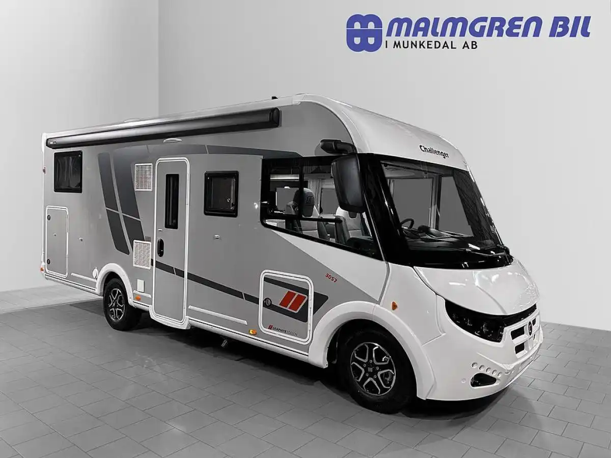 CHALLENGER 3057 GRAPHITE EDITION 180hk AUTOMAT LÅNGBÄDDAR DIESELVÄRMARE — bild 1 av 35